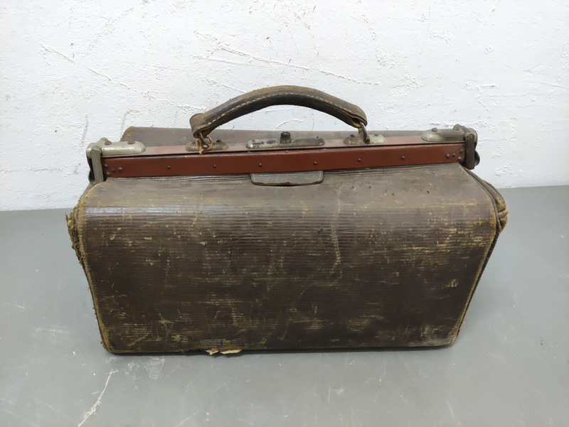 maletin medico piel desgastada 19-28x40x21 1u